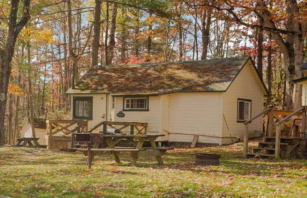 Κήπος έξω από το 2-Bedroom Cottage #4 - Monterey Pine