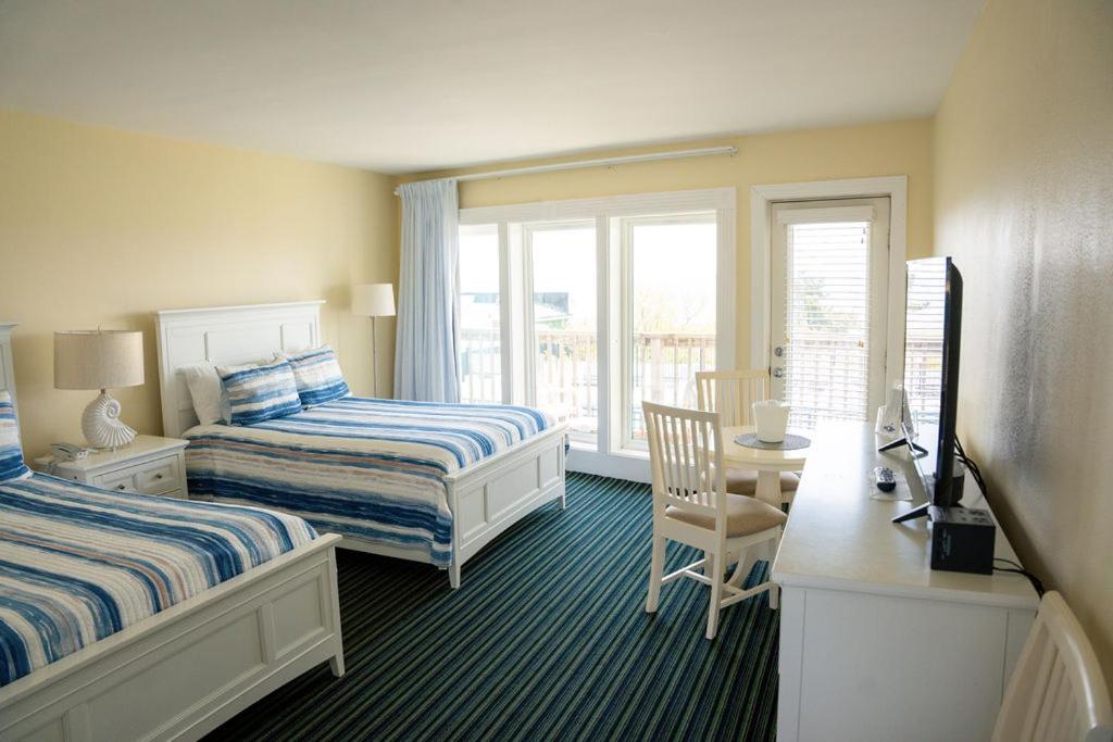 Surf & Sand Beach Motel photo