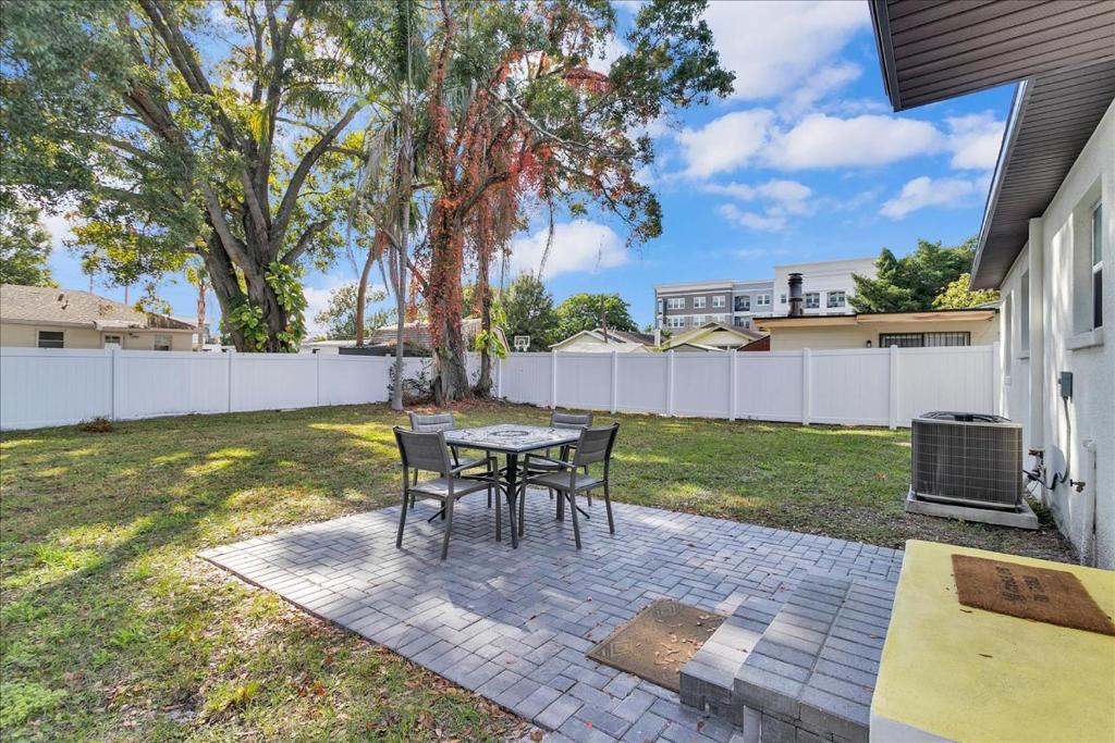 Zahrada ubytování roomstr Hawaii Room 1 Bedroom in South Tampa with Shared Full Bathroom & FREE COFFEE