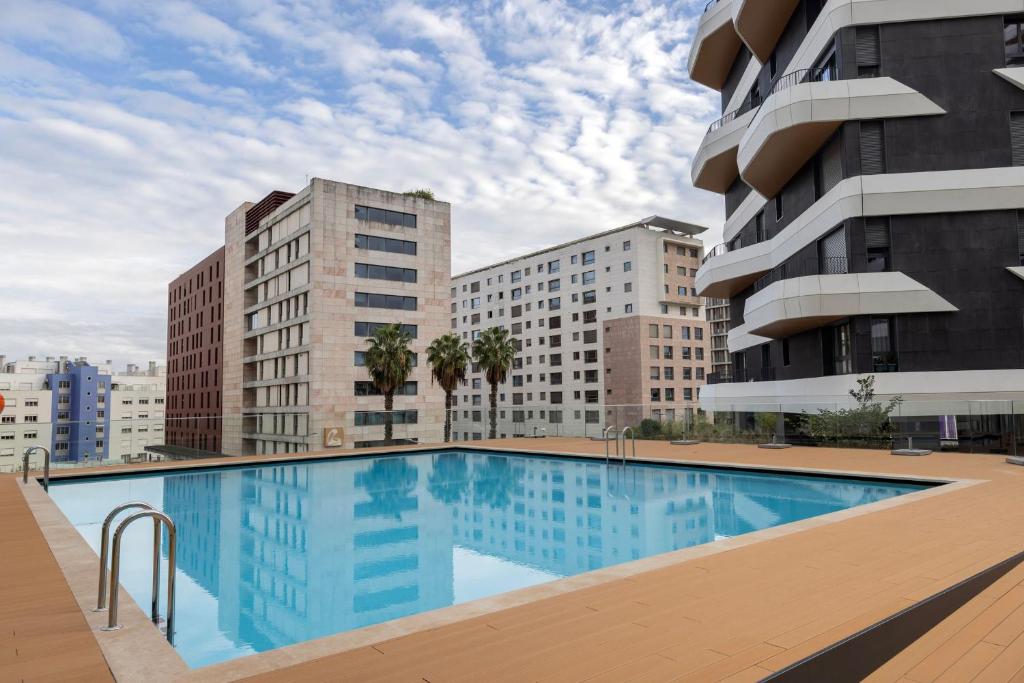 Upscale 1BDR with Pool & Parking by LovelyStay