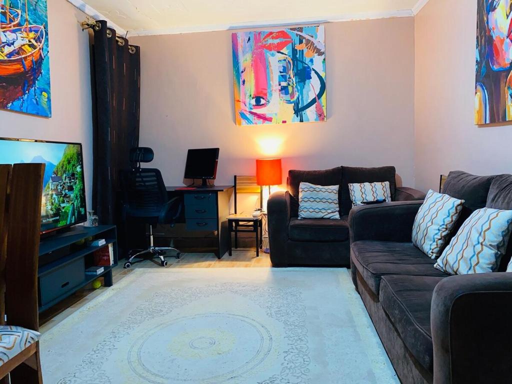 Μια τηλεόραση ή/και κέντρο ψυχαγωγίας στο Ruaka