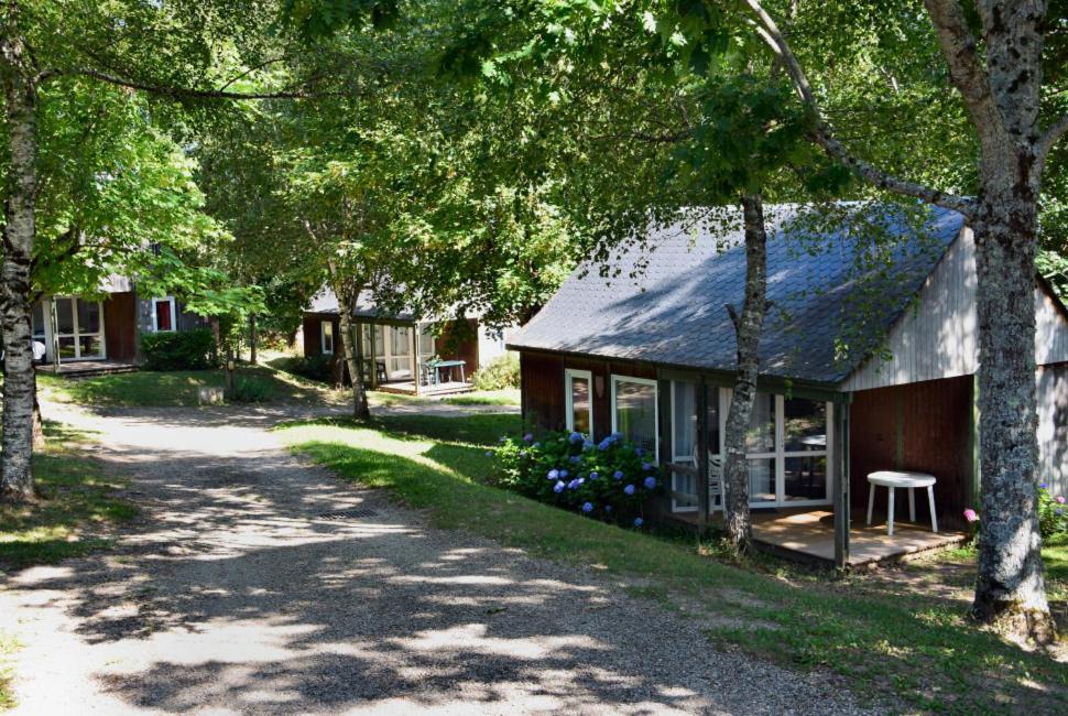 Budova, kde se kemp nachází