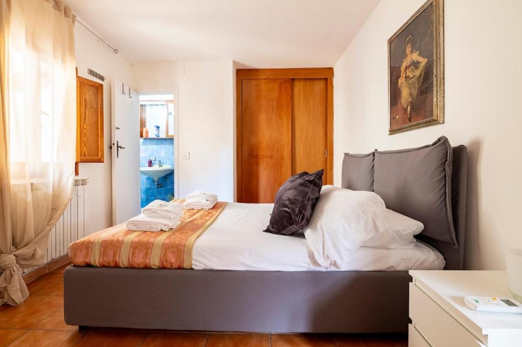 Very Central Apartment 5 mins from Train Station and Duomo