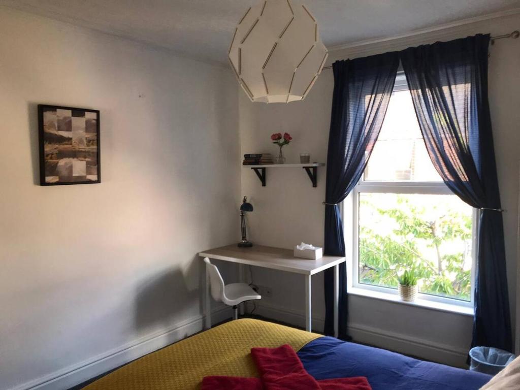 Liverpool City Stays - Economy Room Close to city centre GG photo