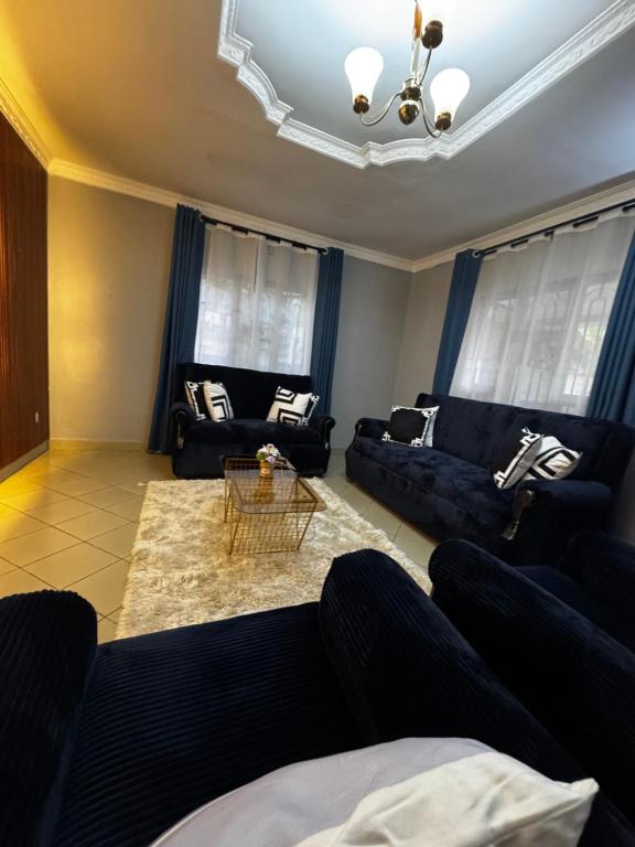 Khu vực ghế ngồi tại Givine Signature - Nyumbani Luxe