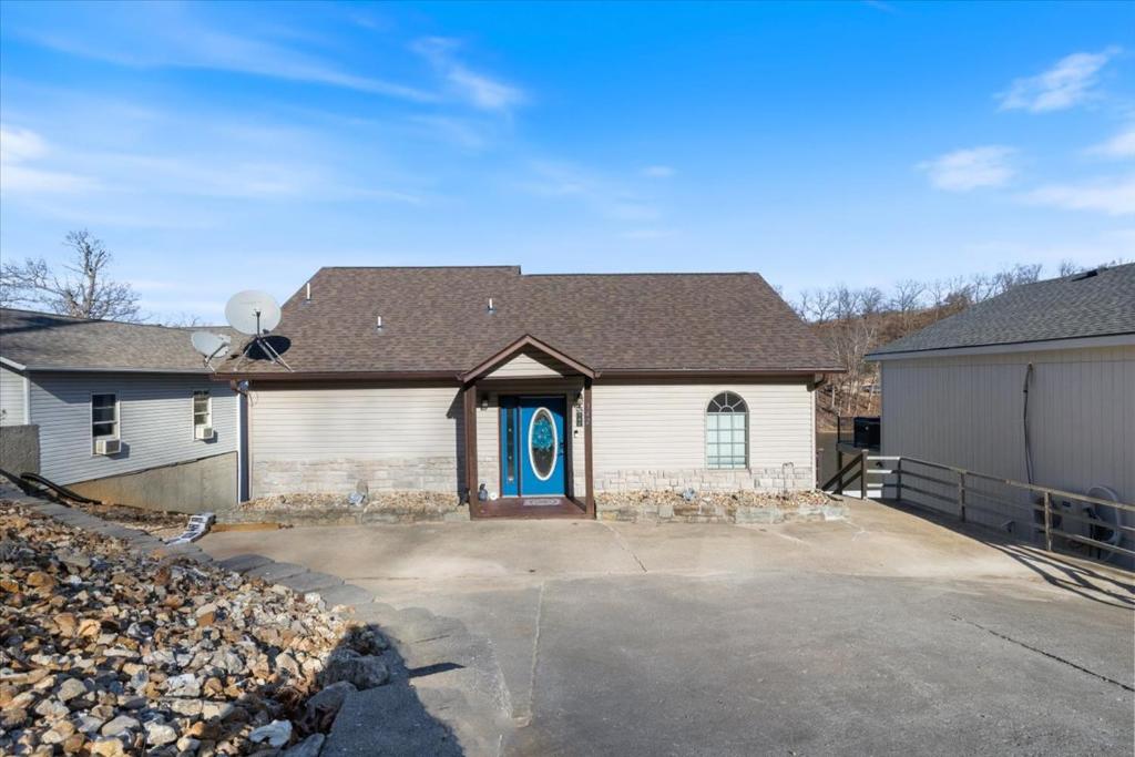 Budova, kde se prázdninový dům nachází