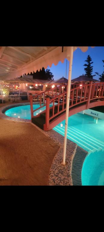 Πισίνα στο ή κοντά στο Hotel Plaza la marsa