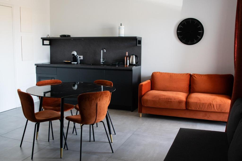 Posezení v ubytování Marisabella Suite Spa 5