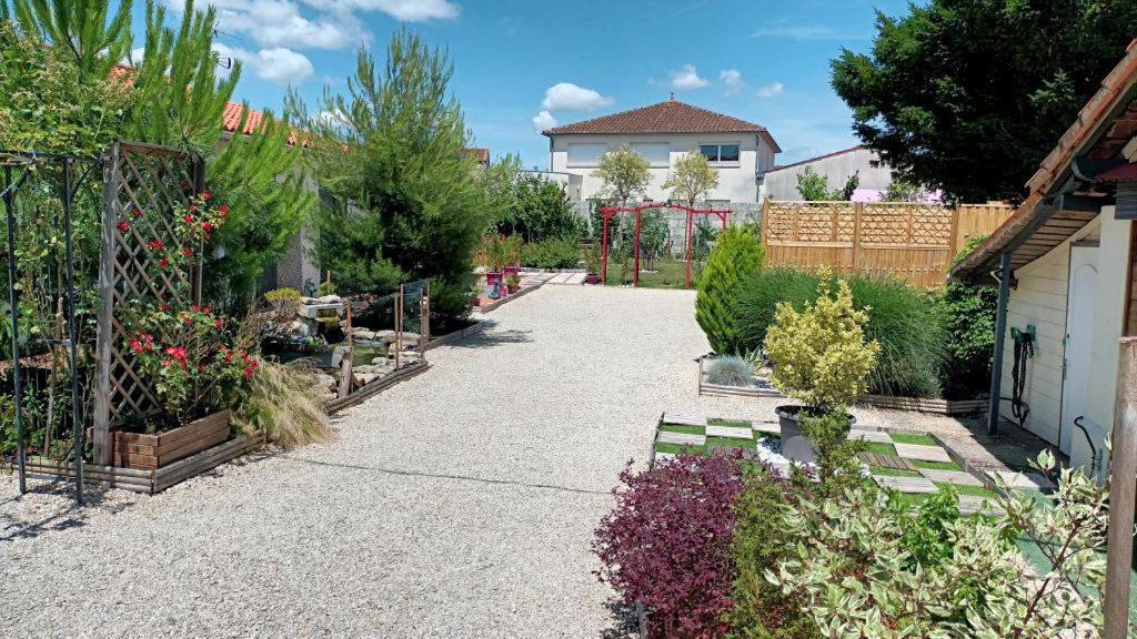 Le Clos des Passiflores - Chambres et Table d'Hôtes - 8