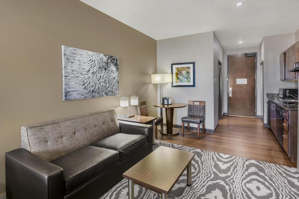 Best Western Plus Williston Hotel & Suites - Suite King