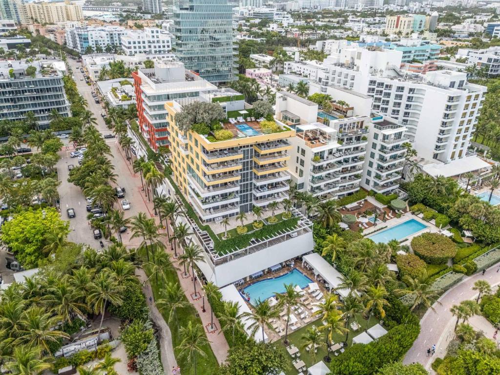 Πισίνα στο ή κοντά στο Oceanfront Retreat- South Beach Pool Amenities