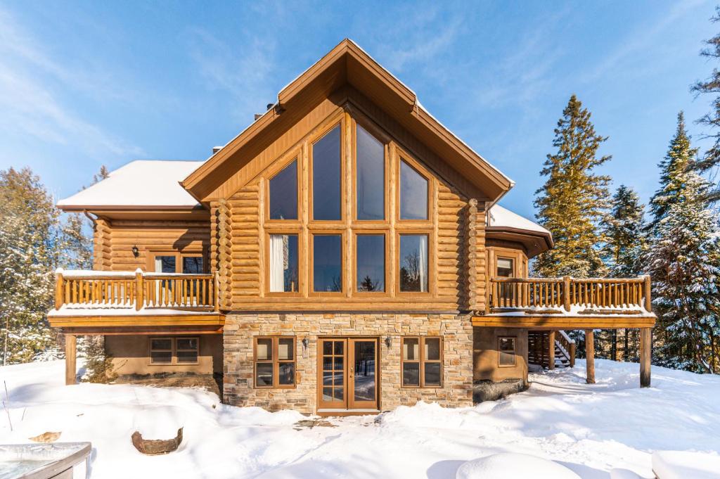 Fiddler Lake Resort Chalet 73 Deer with pool v zimě