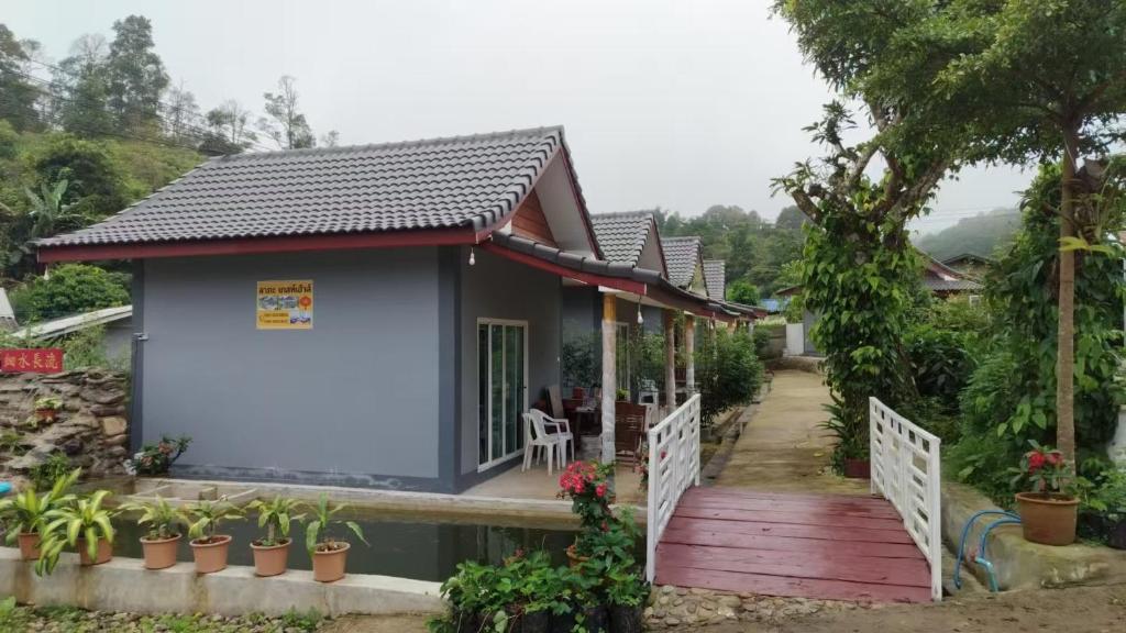 Zahrada ubytování ลาภะ เกสท์เฮาส์ บ้านรักไทย