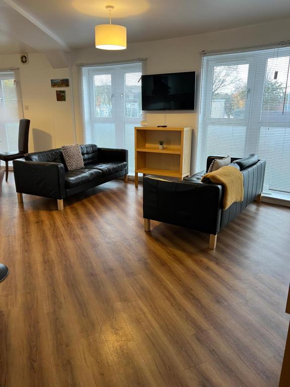 Μια τηλεόραση ή/και κέντρο ψυχαγωγίας στο Caledonian Apartment