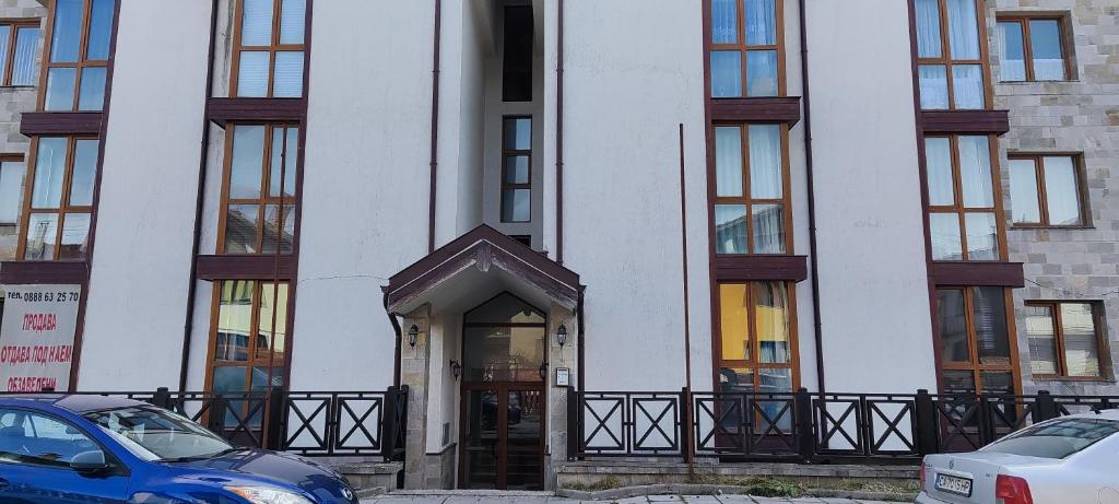 Το κτήριο όπου στεγάζεται  το διαμέρισμα