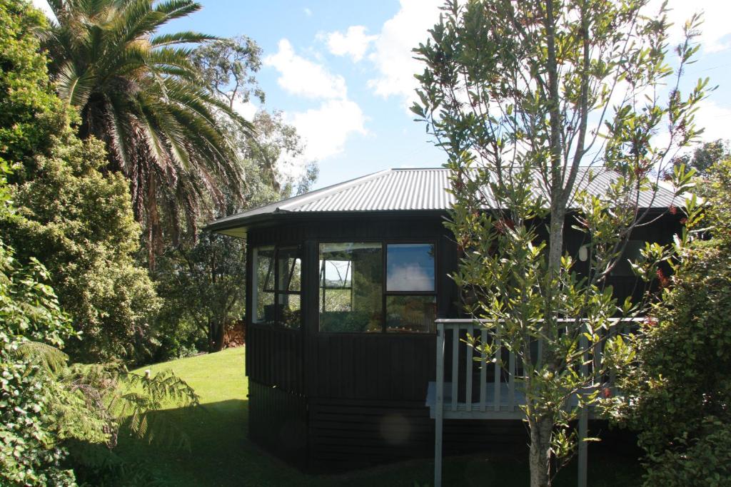 Κήπος έξω από το The Sauna Chalet