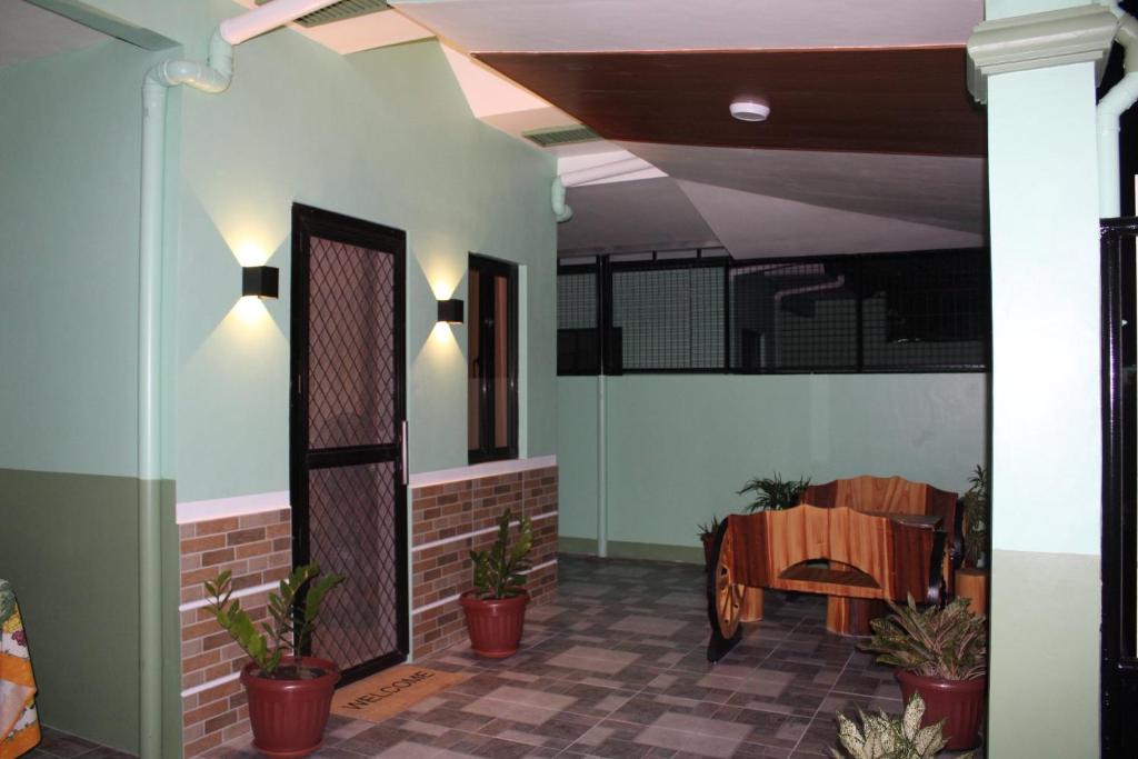 Fotografie z fotogalerie ubytování J and J Transient House v destinaci Balintiouac