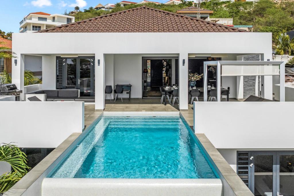Fresh Look at Luxury 5Br Villa With Private Pool The Cove By Bocobay