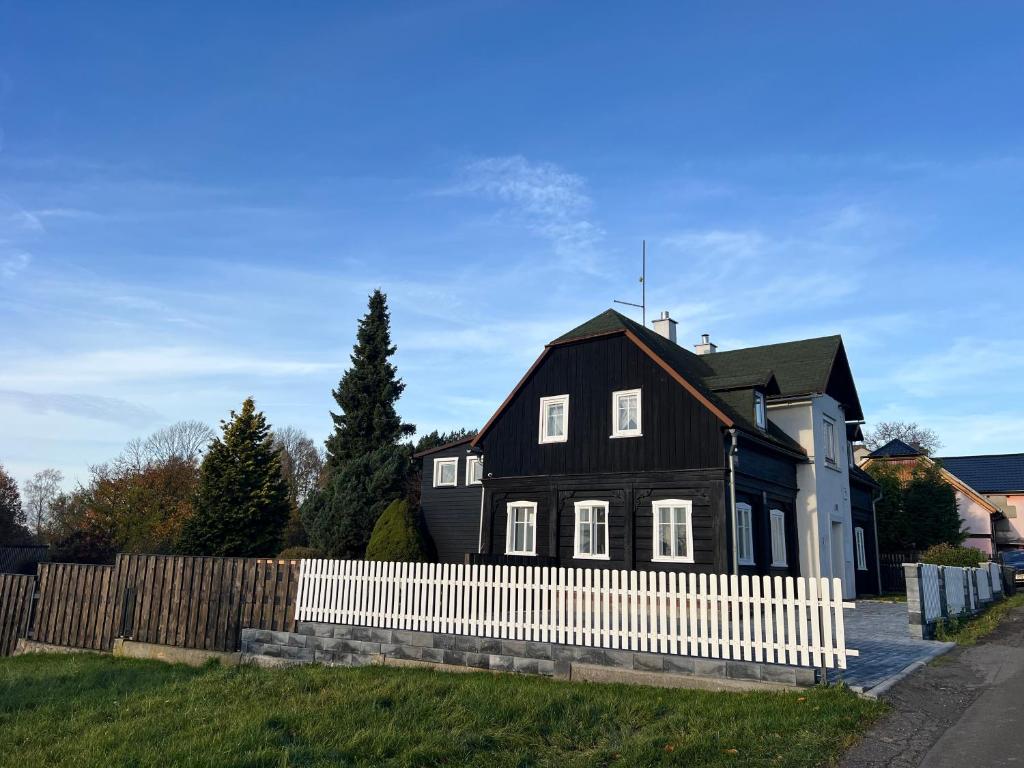 Το κτήριο όπου στεγάζεται  το διαμέρισμα