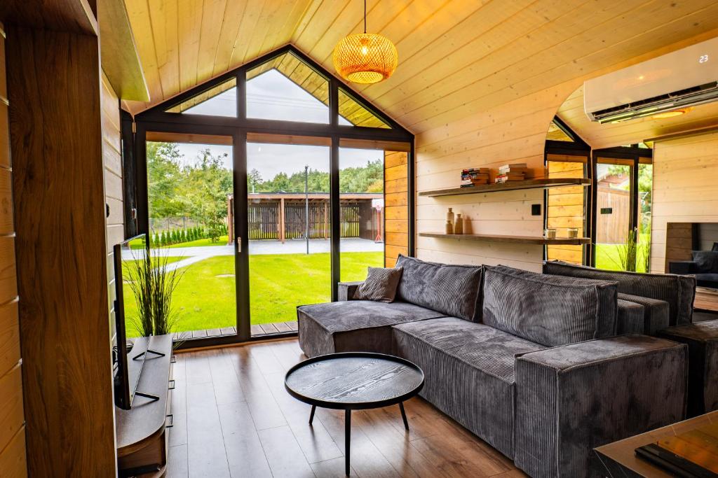 Χώρος καθιστικού στο Mini Chatki