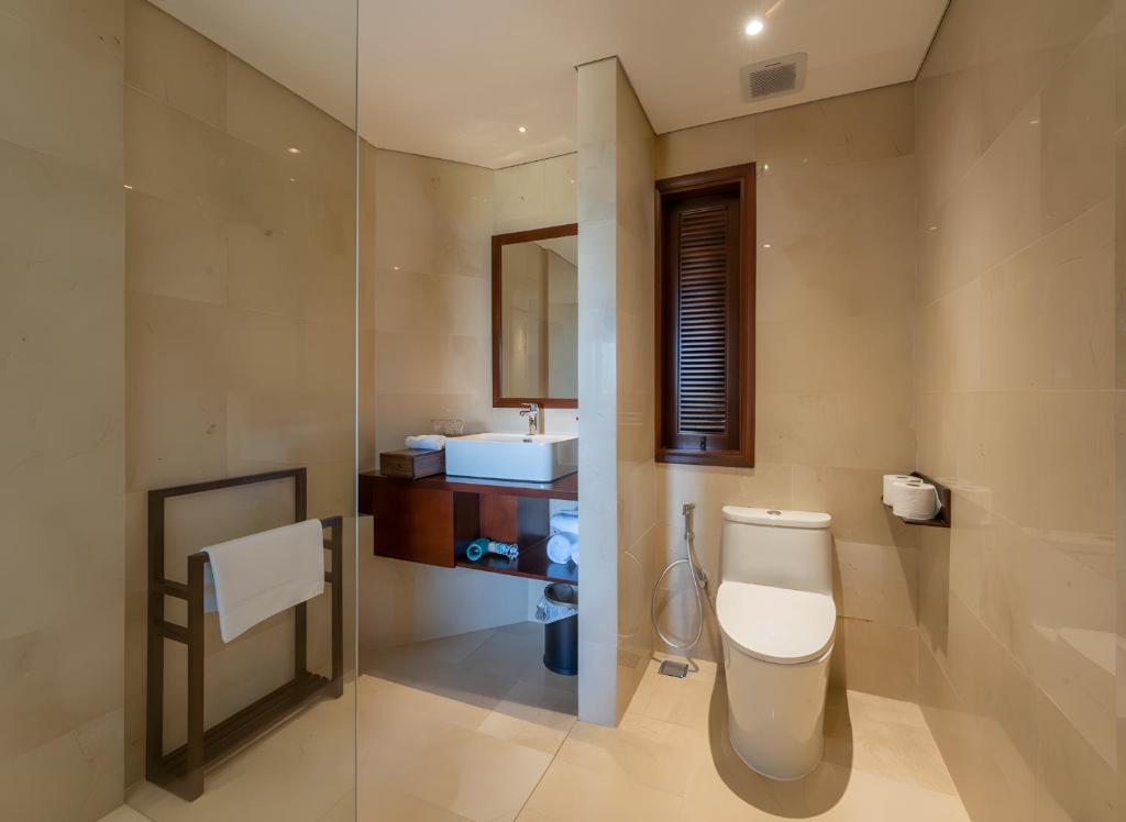 Phòng Deluxe Giường Đôi/2 Giường Đơn Nhìn Ra Hồ Bơi