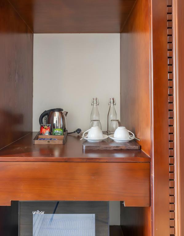 Phòng Deluxe Giường Đôi/2 Giường Đơn Nhìn Ra Hồ Bơi