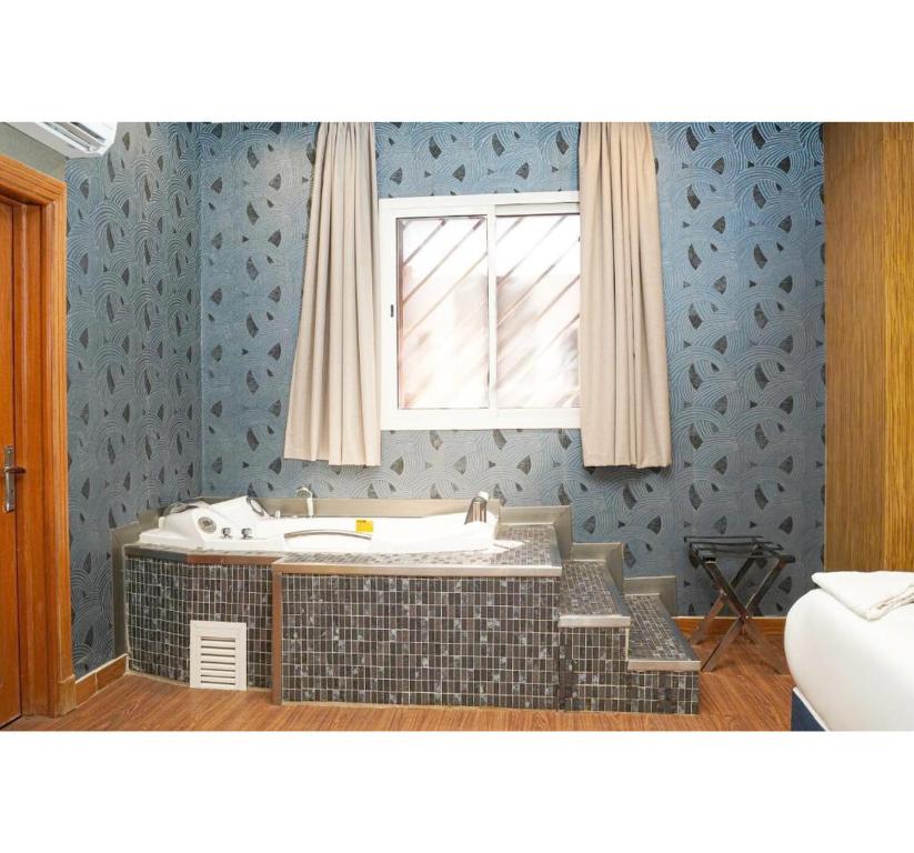 PALETTE LUXURY MAS HOTEL