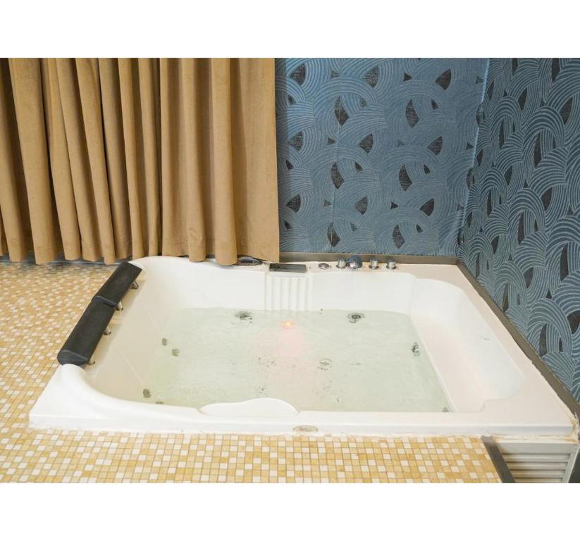 PALETTE LUXURY MAS HOTEL