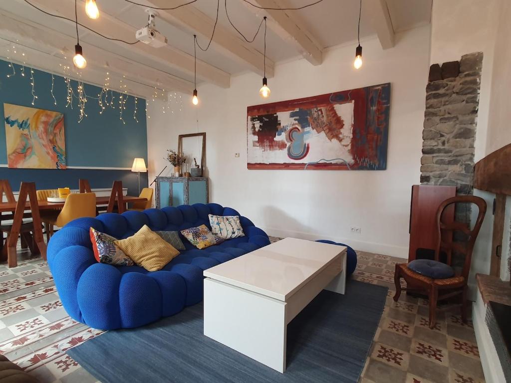 Spacieuse Maison d'artiste en Provence - Jardin, Véranda, Four à pizza et terrain de pétanque !