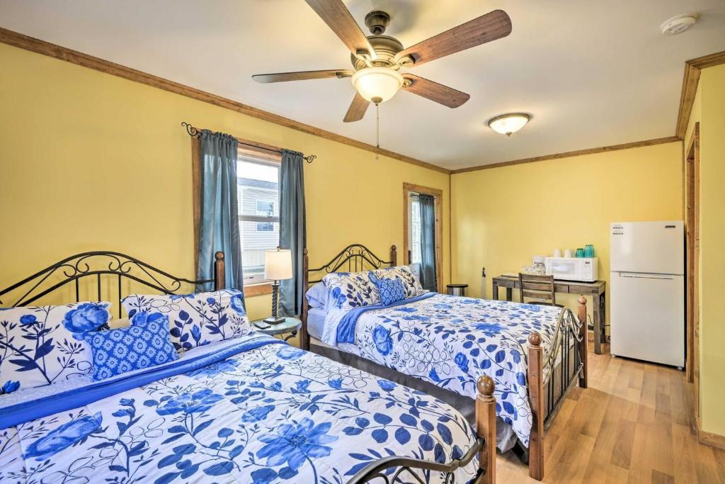 Ένα ή περισσότερα κρεβάτια σε δωμάτιο στο Deluxe Suite Getaway Closest To Elk Ski, Nyc, Philly Free Wifi Andalusian & Brandenburger Suite