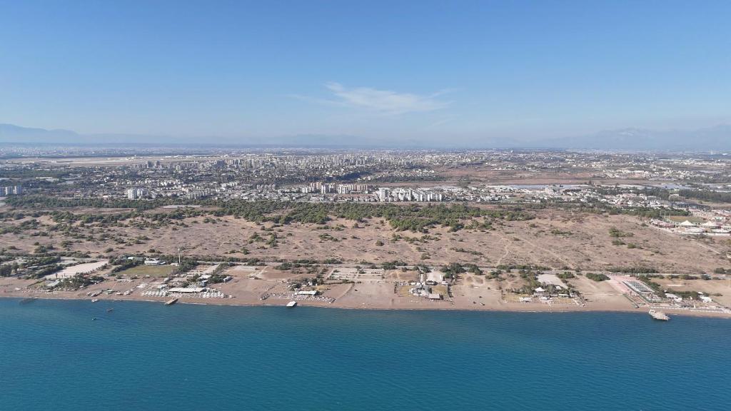 فضای داخلی Demirel Suites Antalya-Lara Plajlar ve Havalimanına Yakın در آنتالیا - تصویر ۳