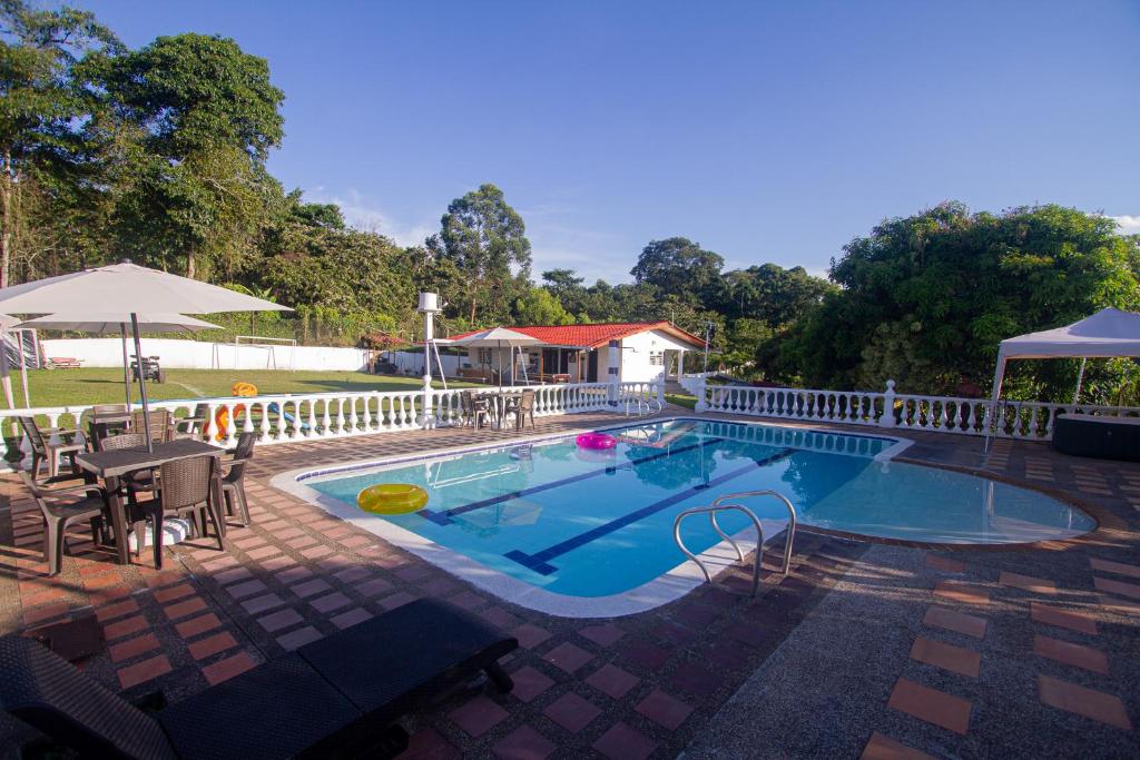 Πισίνα στο ή κοντά στο Villa Aurora