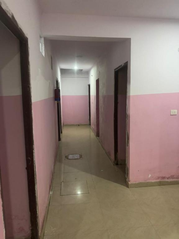 Φωτογραφία από το άλμπουμ του Hotel golden night σε Bhauli