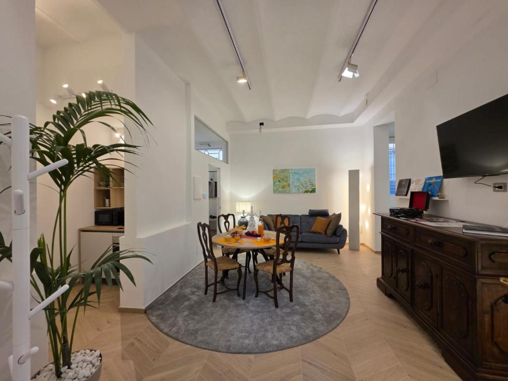 Televiisor ja/või meelelahutuskeskus majutusasutuses MWC - Modena via Ganaceto 100