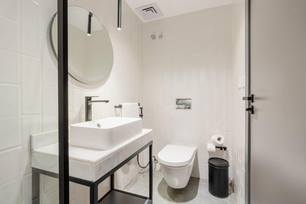 grey l studio apartments Downtown Cairo Ouzonian House - 13