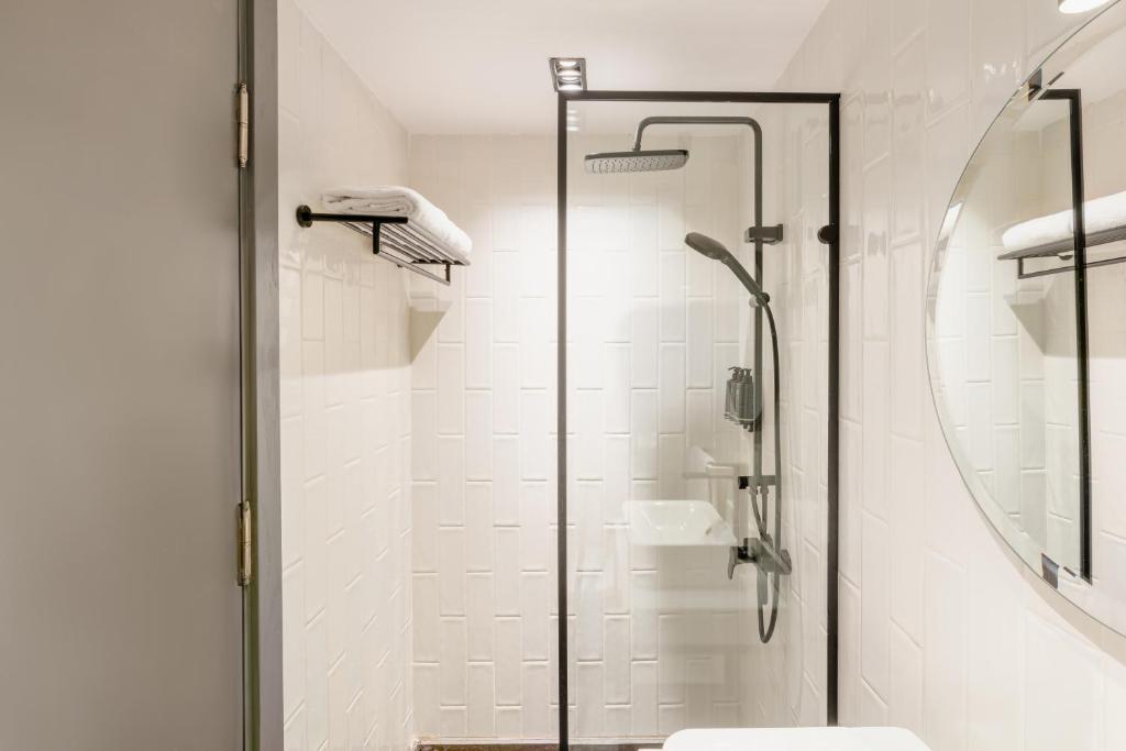 grey l studio apartments Downtown Cairo Ouzonian House - 15