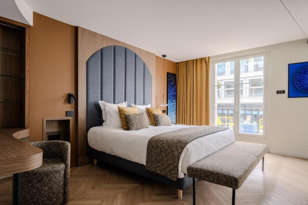 1.75 Paris La Source - 2