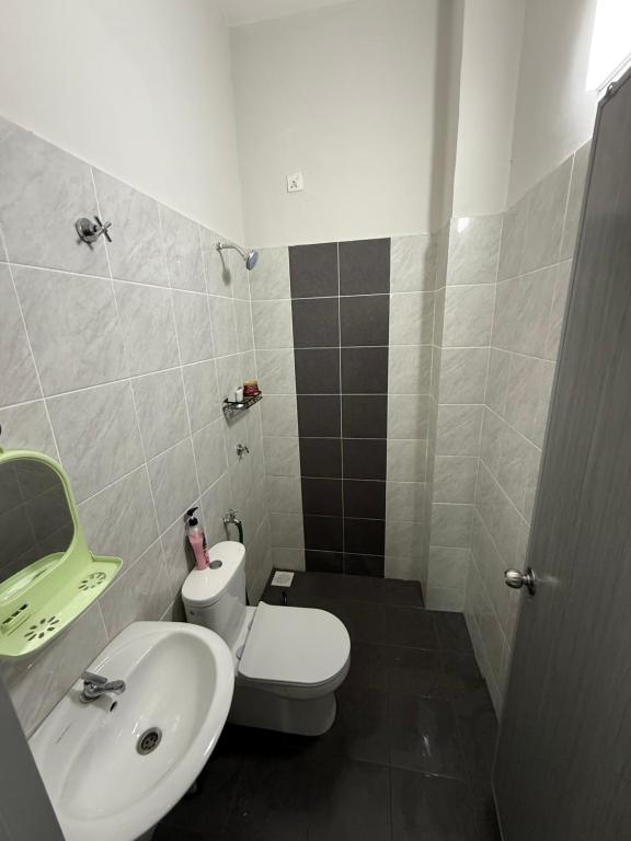 Ένα μπάνιο στο Tropika Homestay Ipoh