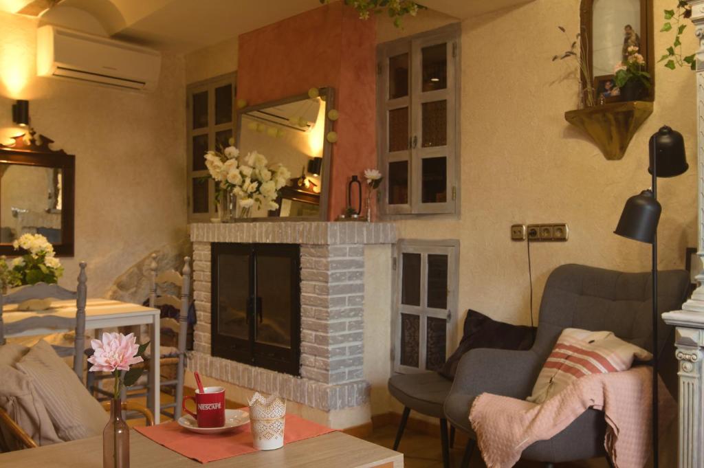 Ảnh trong thư viện ảnh của Casa de piedra recién reformada LUNA ROSA ở Biar