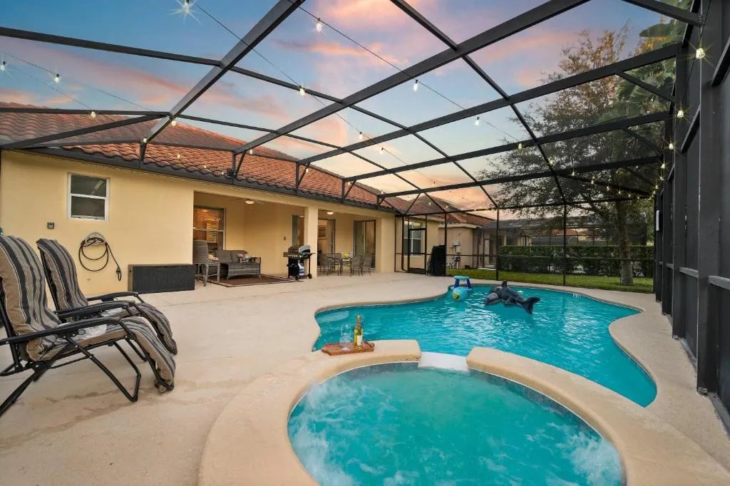 Heated Pool Lazy River Game Room 12 MI to Disney