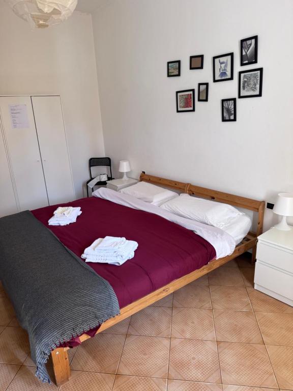 Een bed of bedden in een kamer bij Vanchiglia 30 Guest Room