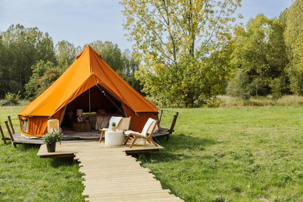 Κήπος έξω από το Glamping Chateau d'Hamont