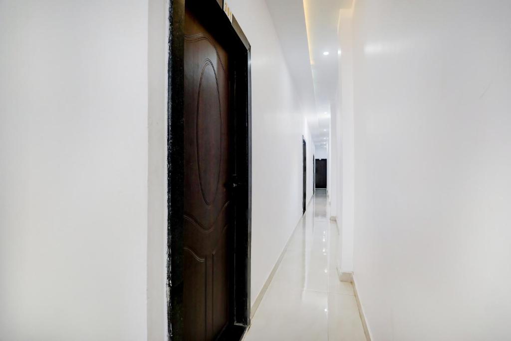 Imagine din galeria proprietății Hotel O Aarush Hotel And Restaurant în Prayagraj