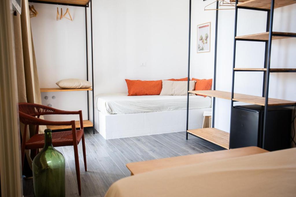 Tenuta Amostuni-Country House - Deluxe Dreibettzimmer