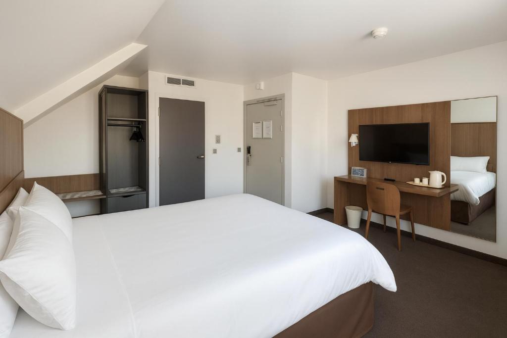 Campanile Fontainebleau - Superior Double Room