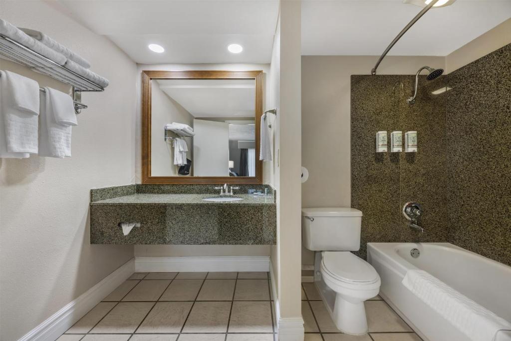 Best Western Pier Point Inn - ペット不可、キングベッド 1 台
