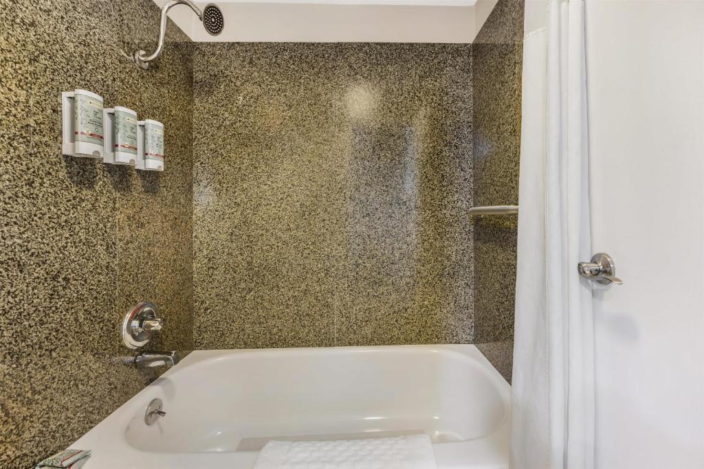 Best Western Pier Point Inn - Haustierfreundlich, 2 Queensize-Betten, Balkon