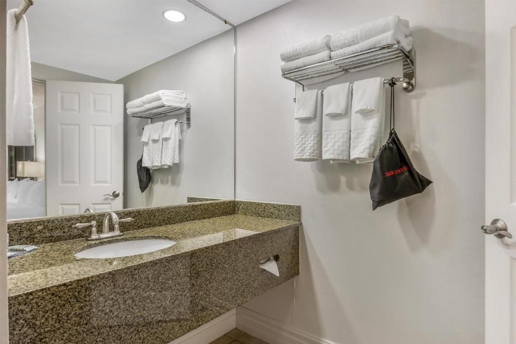 Best Western Pier Point Inn - Zimmer Ohne Haustiere, 2 Queensize-Betten, Balkon