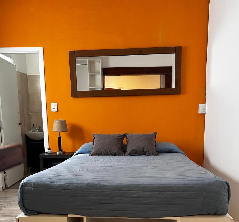 Postel nebo postele na pokoji v ubytování Espacio mas elegido acepta mascotas-Pileta con parrilla Wifi Ropa cama reposeras