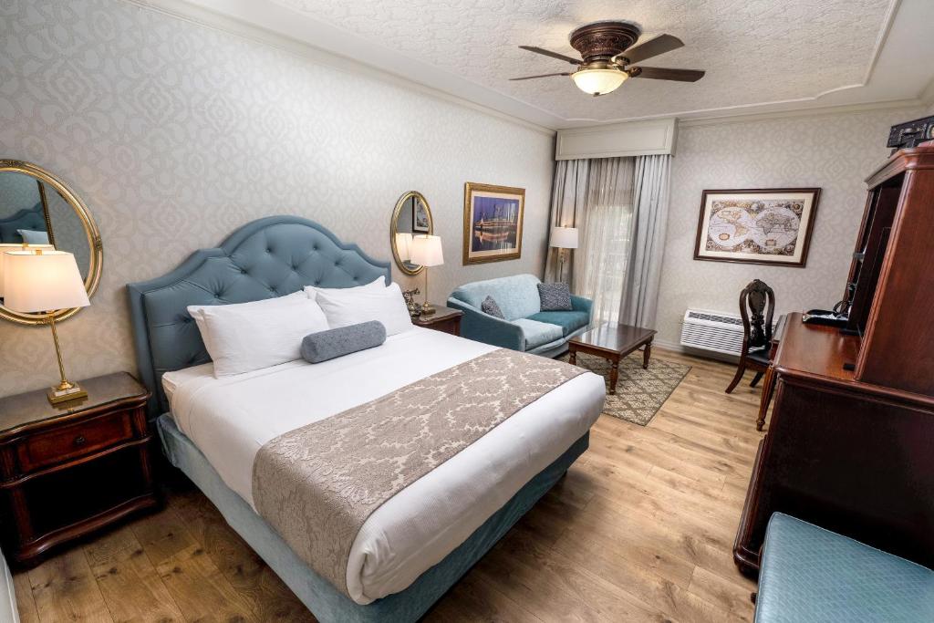 Fulton Steamboat Inn - 